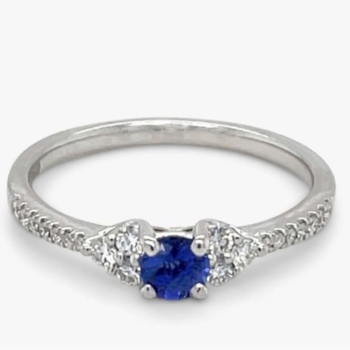 18ct white gold sapphire 0.29ct and diamond 0.21ct ring with diamond shoulders.