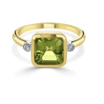18ct yellow gold square shaped peridot and diamond ring