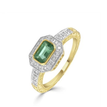 9ct yellow gold rhombus shaped emerald and diamond cluster ring