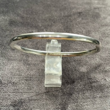 18ct white gold pre-loved hinged bangle